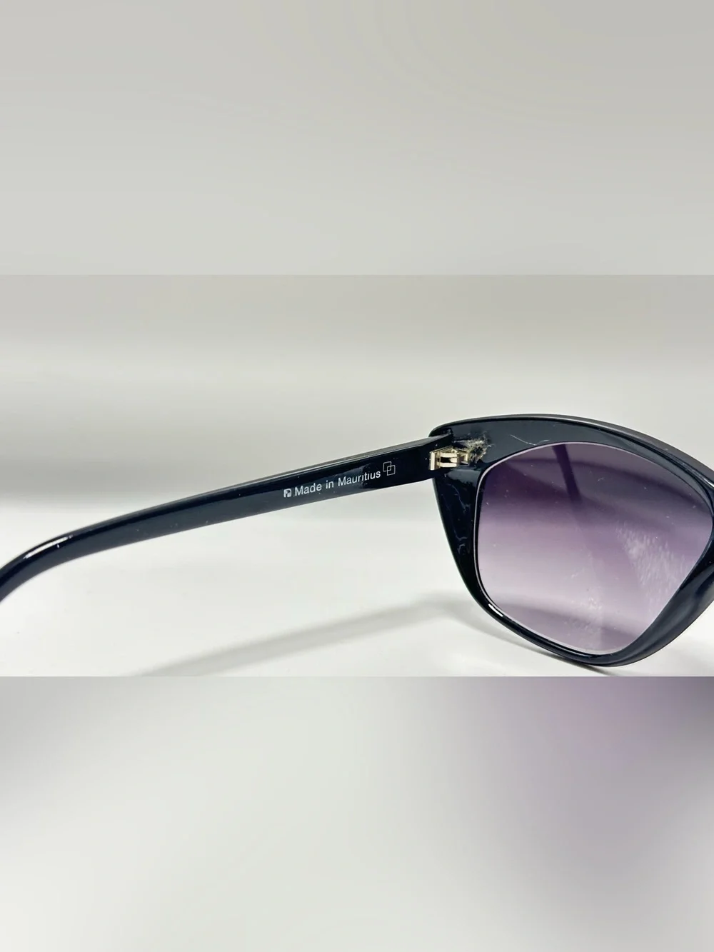 Liz Claiborne Black Oval Sunglasses Frames Only